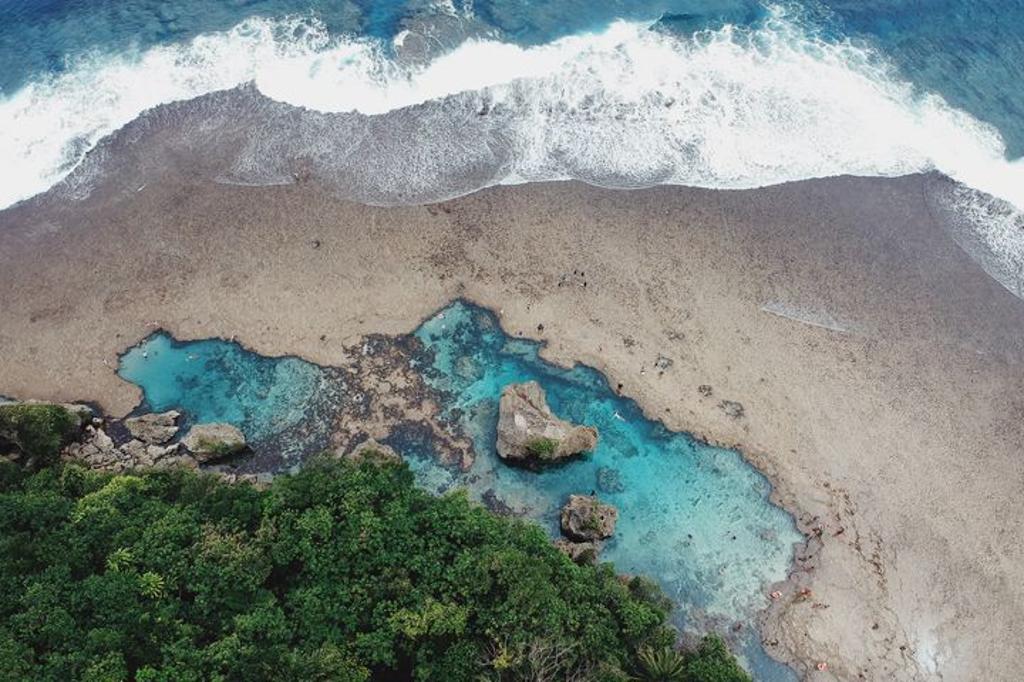 ▲絕美天然無邊際泳池成為拍照熱點。　圖：Shutterstock／來源