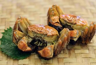 台北天成大饭店蟹肴开订 清蒸大闸蟹每只999元 两只优惠1,388元