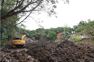 谢国梁持续勘灾 协调中央机关促国有地边坡復原