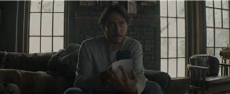 夫妻恩愛畫面瞬變「淒厲人妻」 男星嚇壞全裸奪門而出