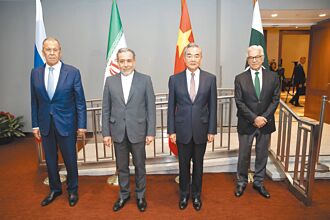 王毅通話以伊外長 助降溫衝突