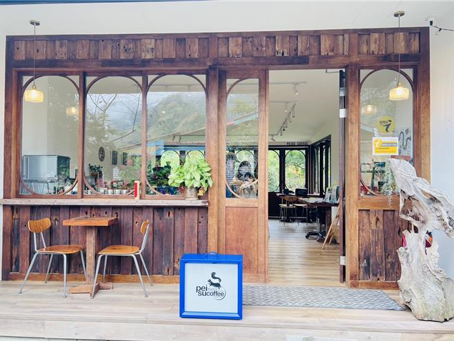 嘉義縣今年新增3處借問站，包括阿里山特富野部落「飛鼠咖啡」。(嘉義縣政府提供／呂妍庭嘉義傳真)