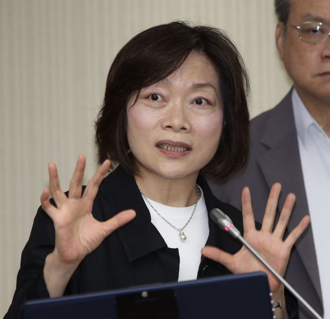 劳动部长何佩珊16日在立法院答询。（姚志平摄）