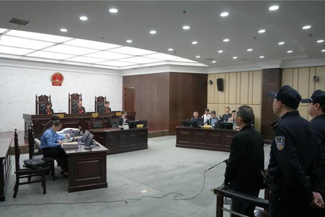 5人被控殺6人後支解3人棄屍二審河南高院開示範庭審理。（豫法陽光微信公眾號）