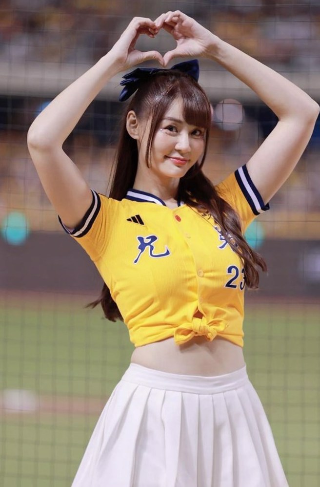 短今先前传出即将引退，她发声否认此传闻。（图／sammie_923  Instagram）