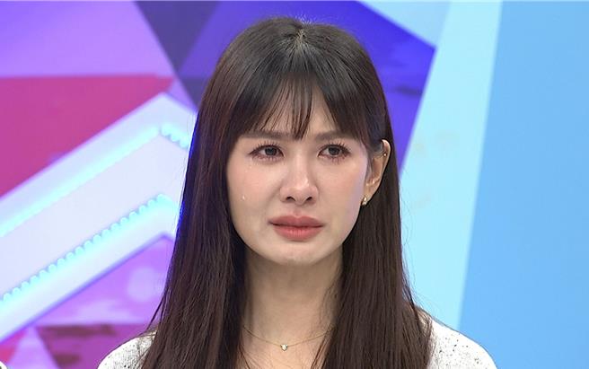 安心亞在節目上大哭。（中天綜合台提供）