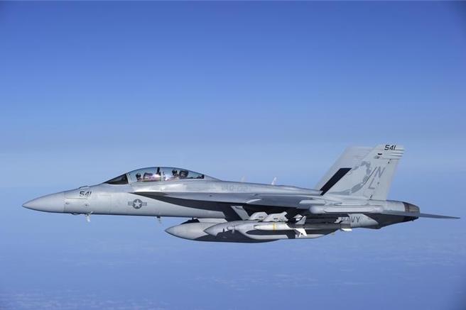 EA-18G 咆哮者（Growler）电子战飞机（路透社）