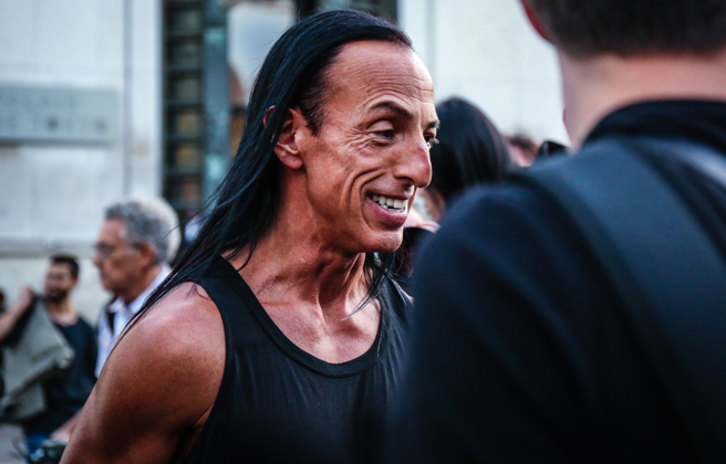 Rick Owens、Michele Lamy及好友加拿大双人设计师品牌Matières Fécales创意总监同游紫禁城，因服装而被驱离。图为Rick Owens。（示意图：shutterstock／达志，仅供报导用途）