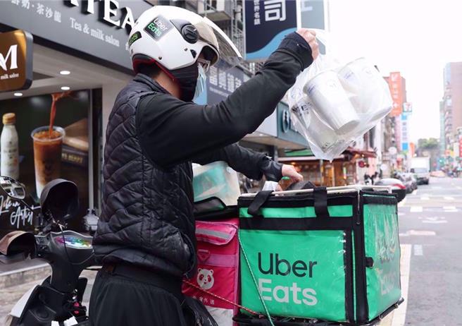 劳动部反对外送双雄Uber Eats与foodpanda併购案，公平会今表示会「审慎参考」。(资料照)
