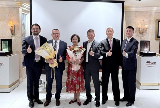 台中大远百8楼「2024摩瑟水晶 永恒传说」特展，自10／16展出至10／18。图／曾丽芳