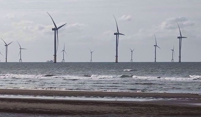 郭正亮強調，蔡英文執政八年最大的錢坑就是綠電。（離岸風電示意圖／資料照）