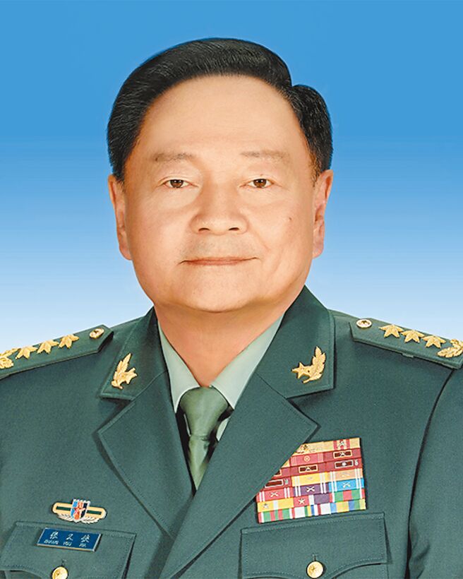 俄罗斯国防部长贝洛索夫15日与中共中央军委副主席张又侠举行会晤，张又侠表示，希望深化拓展两军关系，捍卫各自国家主权、安全和发展利益。图为张又侠。（新华社）