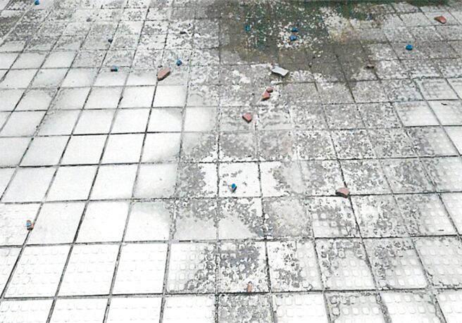 新北市樹林高中因游泳池老舊找不到廠商願意進場維護，自去年5月停用至今，教育局計畫以595萬元預算發包整修游泳池，14日辦理工程招標，待決標後將依規定安排後續施工。（新北市議員廖宜琨提供／柯毓庭新北傳真）