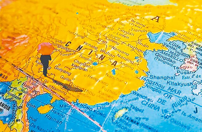 2024年4月「马习二会」提出「坚定铸牢中华民族共同体意识」主张，北京大学台湾研究院长李义虎表示，第十届中华文化论坛将此作为主题，共收到80余篇论文。（图／达志影像）