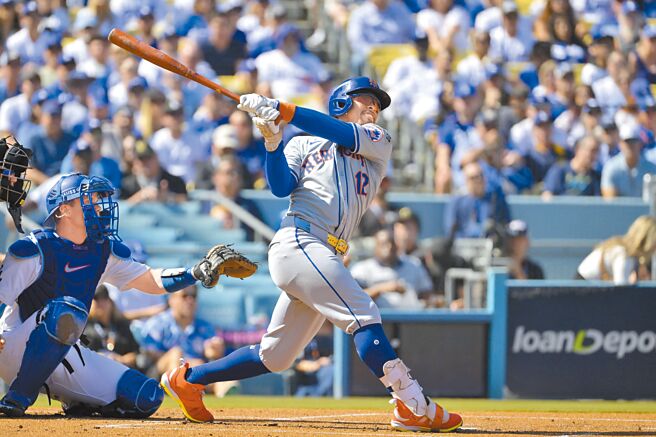 大都会开路先锋林铎在国联冠军赛G2轰出首局首打席全垒打。（路透）