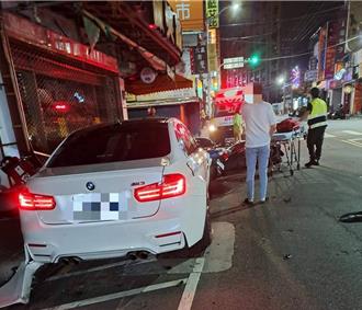 新北BMW男酒駕衝對向車道「連撞26機車」   副駕駛連坐重罰  