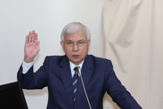 央行跟進美聯準會降息？楊金龍秒答3個字