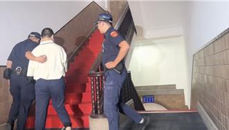 「园长之子」性侵猥亵6女童 强拍性影像101次！出庭冷眼瞪人