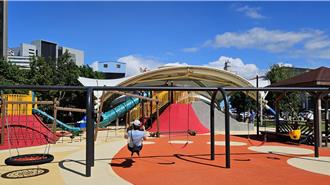 筊杯造型遊具超吸睛！經國兒童公園打造親子共遊新樂園