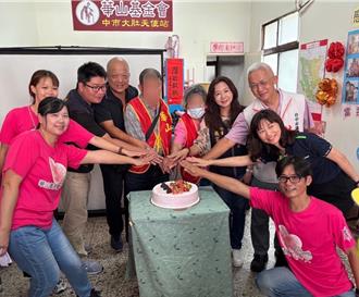 7旬爷独居土角厝睡躺椅 华山携手企业换床具助好眠