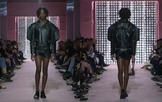 专为社畜设计的服装！让你边上班边按摩 网跪：给你钱快出