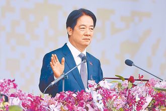 賴囂張不了多久？郭正亮揭「前倨後恭」：軍演趴在地上