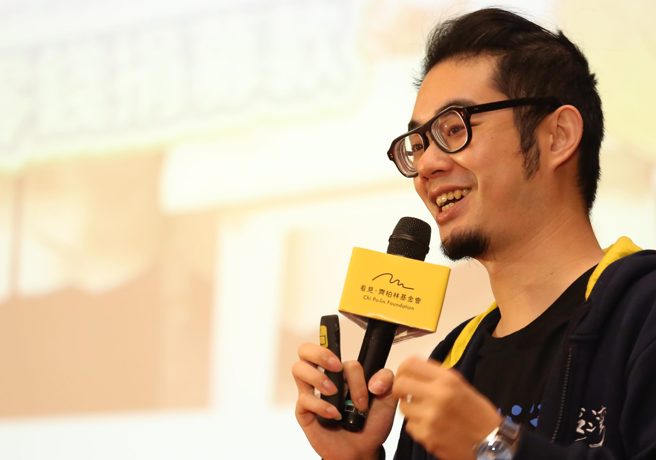 齊廷洹收到承辦人的羞辱訊息憤而離席，承辦人追上前道歉，坦承「傳錯人了」，呂秋遠認為道歉的原因根本錯了。（翻攝齊廷洹臉書）