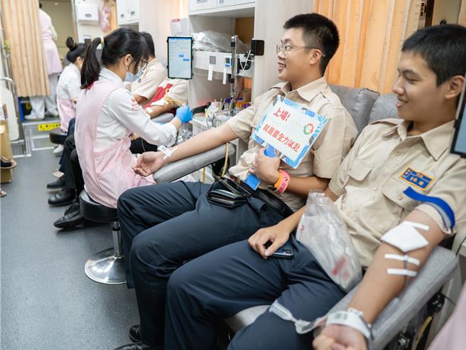 替代役男響應「一人一袋．正瀚相伴」捐血活動。（替代役暨社會韌性訓練執行中心提供／游念育台北傳真）