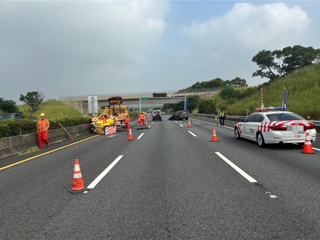 事故影响车辆回堵。（民眾提供／李京升台中传真）