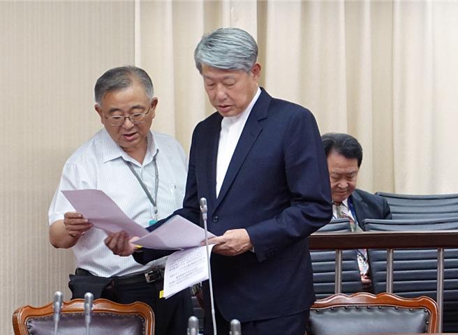 郭智辉表示，当初我们在看这个命题的时候，希望买进来台湾的电，就要比一般成本更低，才能够帮助厂商降低成本，我们不可能去买贵的电回来，增加自己的麻烦。（姚志平摄）