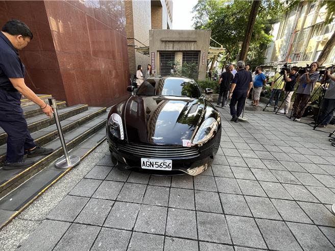 汪小菲愛車遭台北地院拍賣。（林偉信攝）