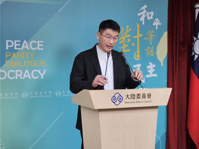 陆委会副主委梁文杰17日主持例行记者会。（陈冠宇摄）