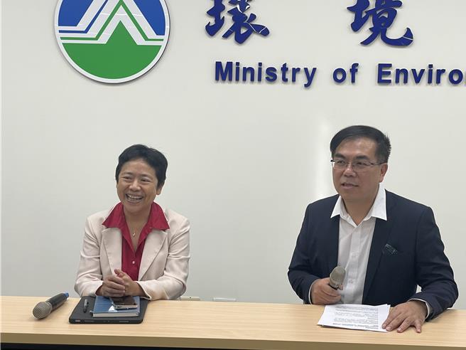 第2次國家氣候變遷對策委員會將在24日登場，環境部長彭啟明指出，會中將討論各部會、各縣市政府設置「永續長」職位，未來負責落實政府部門減碳、提升綠色採購比例、深度節能等多項環保工作。（蔡佩珈攝）