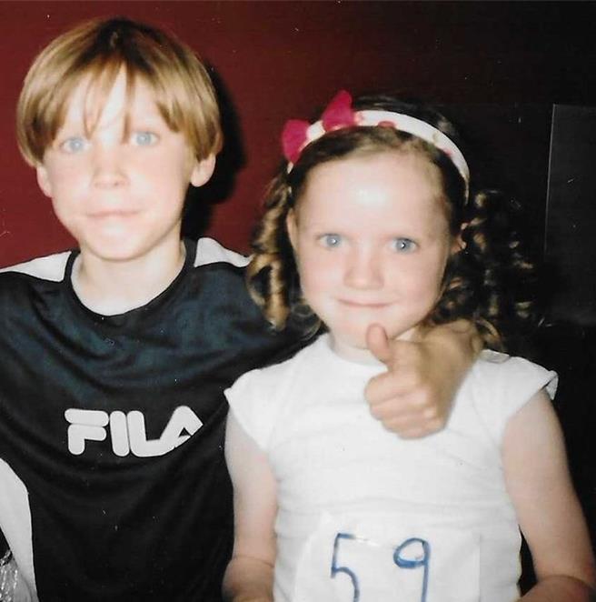 菲谷斯（左）与安娜梅兄妹檔自小进入舞蹈界。（宽宏艺术提供）