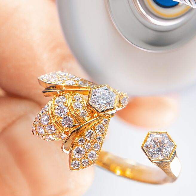 CHAUMET的Bee My Love珠宝，充满奢华趣味。（CHAUMET提供）