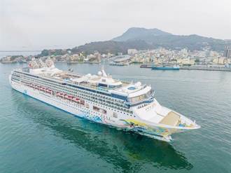 郵輪競爭力慘輸基隆？高雄旅客腰斬遭疑「沒本錢吸客」
