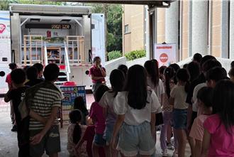 桃園消防局辦體驗營 提升小學生防災應變力