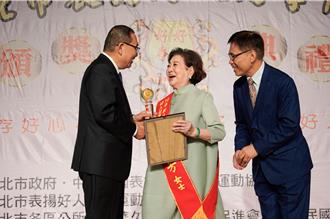 新北表揚好人好事代表 「國民阿嬤」金馬影后陳淑芳獲獎