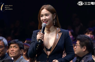 金鐘59／Sandy產後脹奶尬苗可麗雙峰　吳宗憲被夾住怕了：酒池肉林