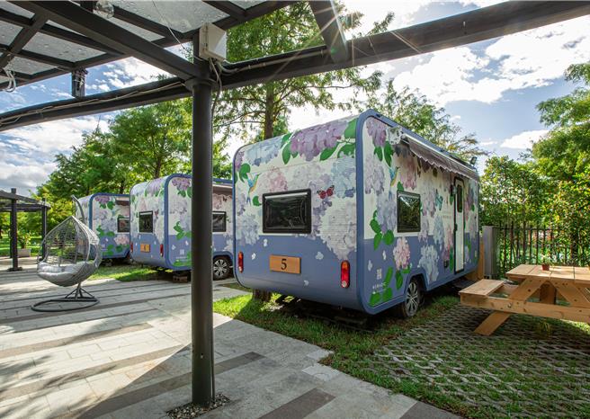 每年熱銷的黑RURU露營車一泊三食，二大二小只要9899元。（宜蘭綠舞國際觀光飯店提供）