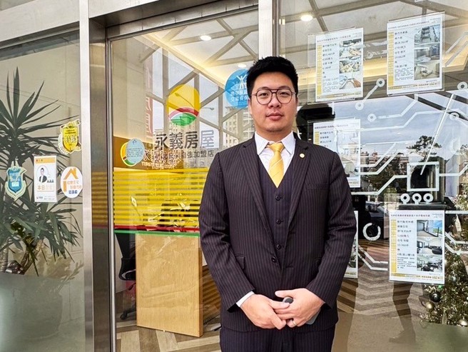 许家原体验到永庆房产集团各项优势，从业6年不到，由房仲新人到手握8间加盟店！ 图/永庆房产集团提供