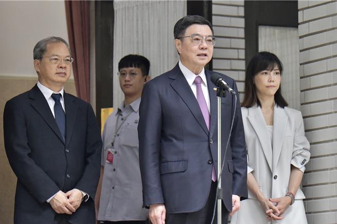 行政院长卓荣泰表示，重点不在于过去怎么样，重点在于未来在经发会，要如何取得提升薪资的方法。（行政院提供／游念育台北传真）