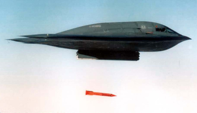 美國B2轟炸機投彈的資料照。（美國空軍/路透）
