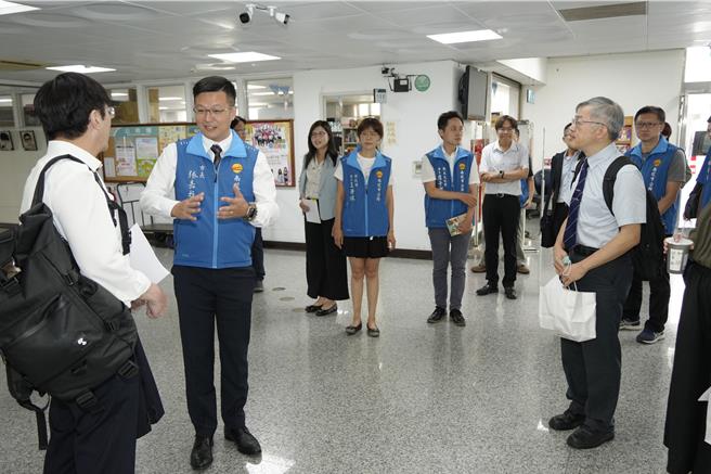 透明晶質獎評選委員至南投市公所實地評核，南投市長張嘉哲親自接待並進行簡報。（南投市所提供／楊靜茹南投傳真）