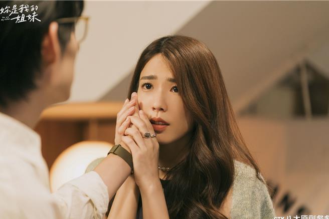 林思宇剧中饰演徐钧浩的「红粉知己」，展现小恶魔这一面。（八大提供）