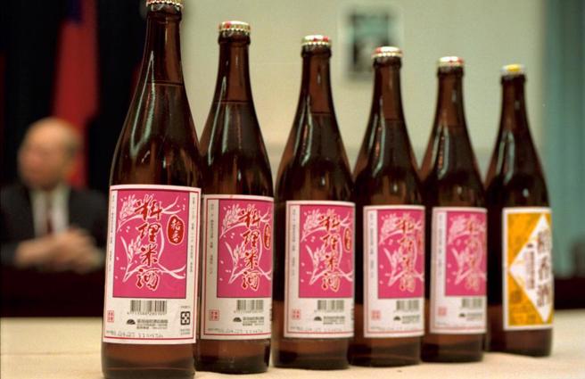 营养师程涵宇分析全联卖的4种米酒。（示意图，资料照／王英豪摄）