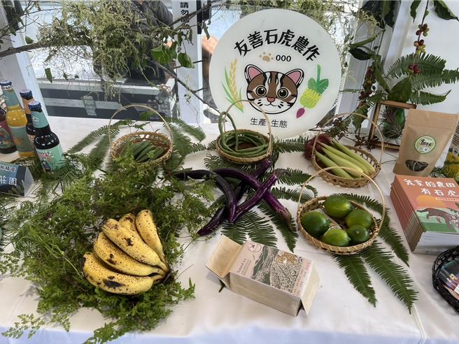 南投縣政府的綠色餐飲推廣計畫，要廚師以友善耕作、在地具產銷履歷的永續食材，烹煮出一道道創意料理。（楊靜茹攝）