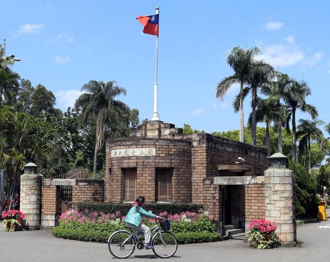 台大校门景图。（图／本报资料照）