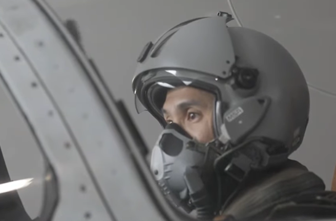 幻象战机飞官谢沛勋上尉復飞。（取自空军脸书）