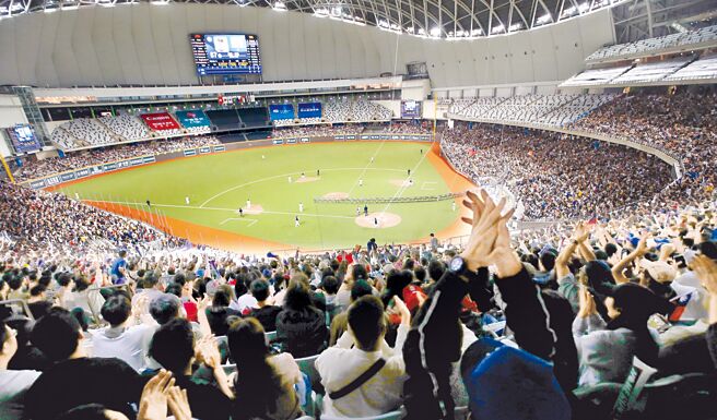 政院拍板成立運動部，將增設國家運動產業發展中心，強化執行全民運動及運動產業事項。圖為台北大巨蛋運動賽事情景。圖／本報資料照片